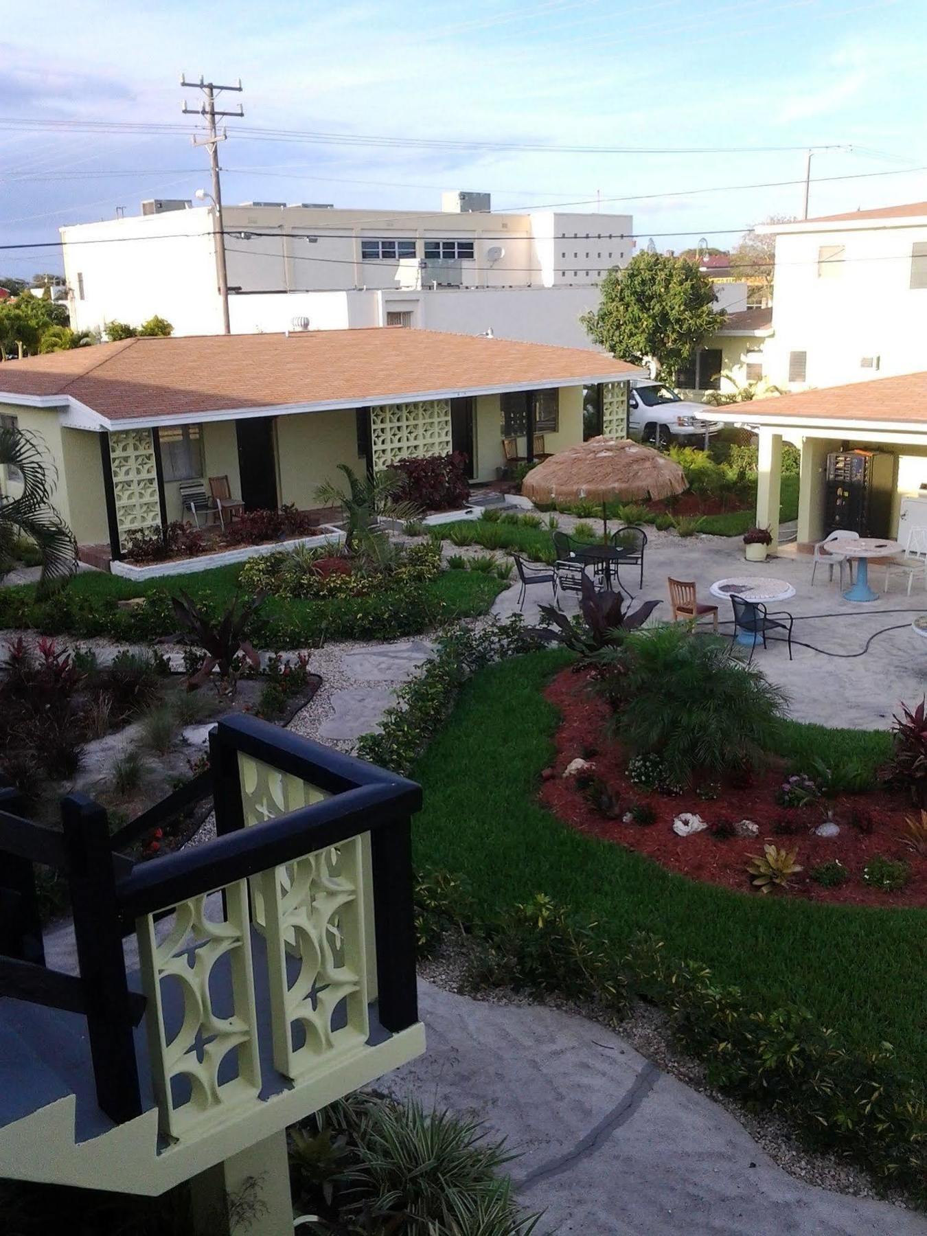 Martinique Hotel Lake Worth Beach Exterior photo